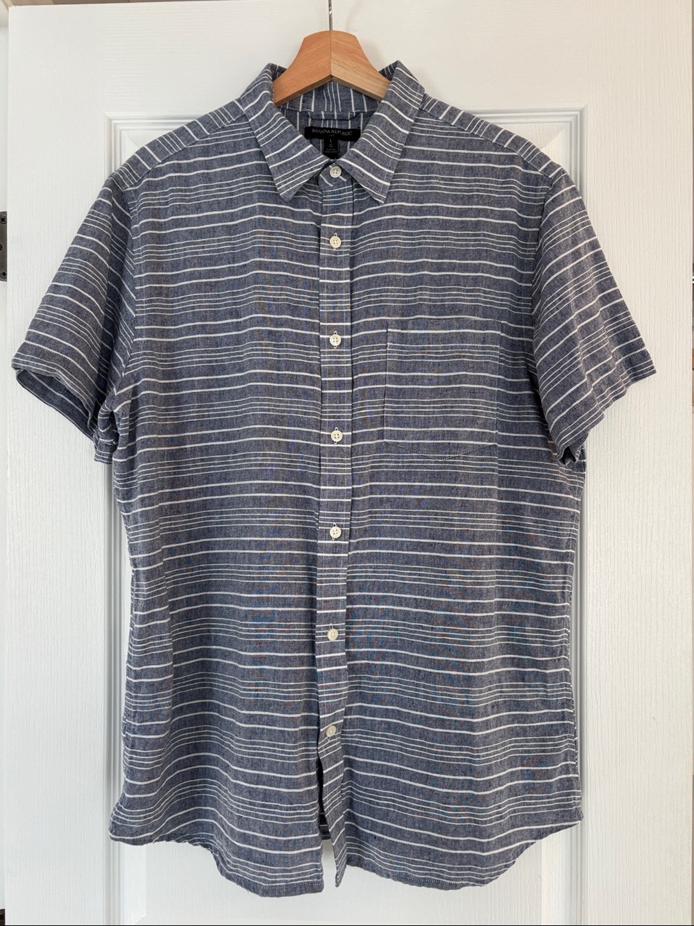 Banana Republic Linen Blend Blue Striped Short-Sleeve Button-Down Shirt